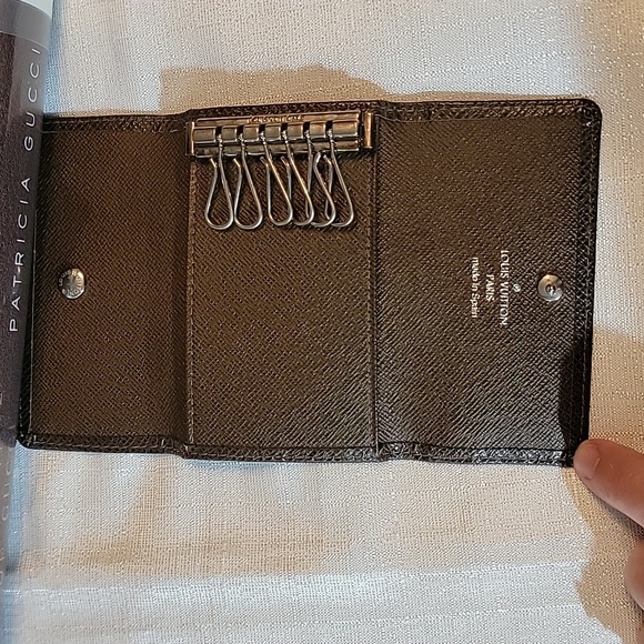 Louis Vuitton Taiga Key Case Pouch Authentic - Picture 4 of 15
